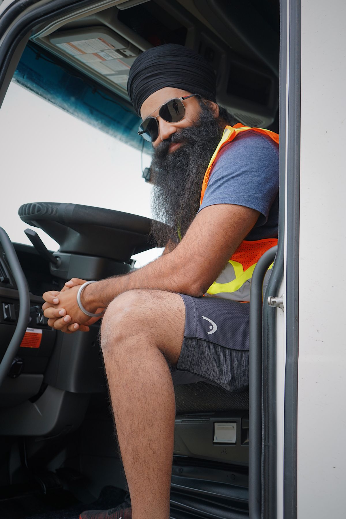 DEL Logistics driver
